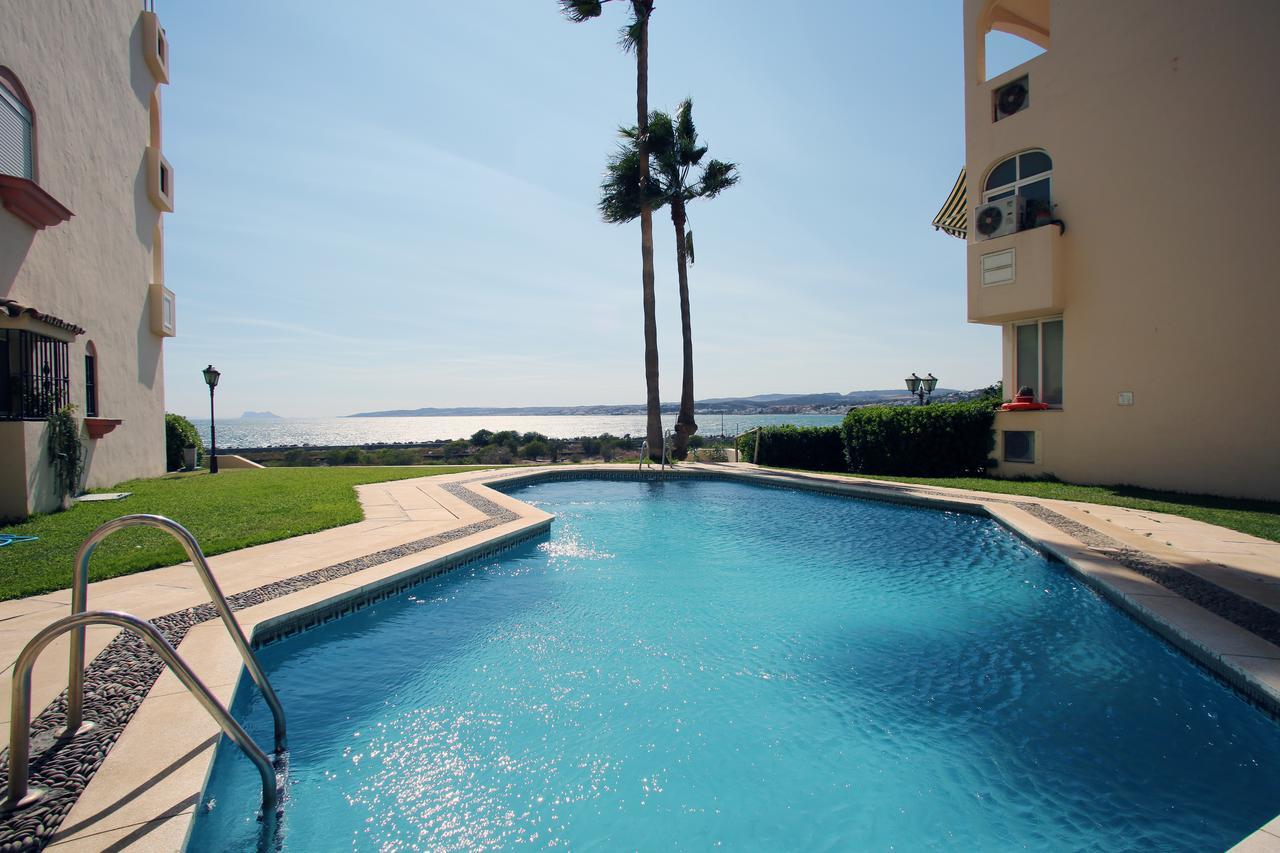 Marina Bay Playa Del Cristo Apartment Estepona Exterior foto